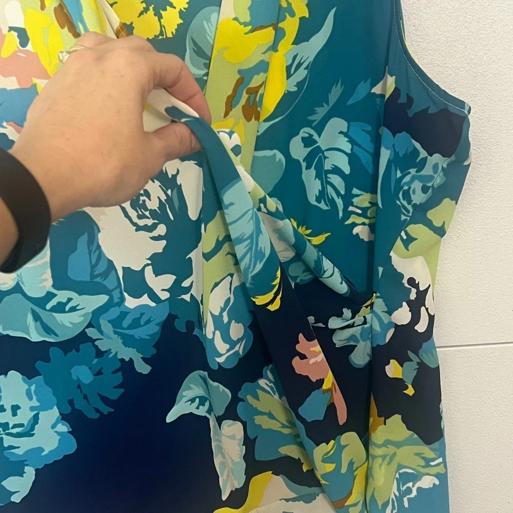 Cabi Sleeveless Blouse XL Blue Floral Faux Wrap Surplice Spring Blossom Career - Picture 6 of 13